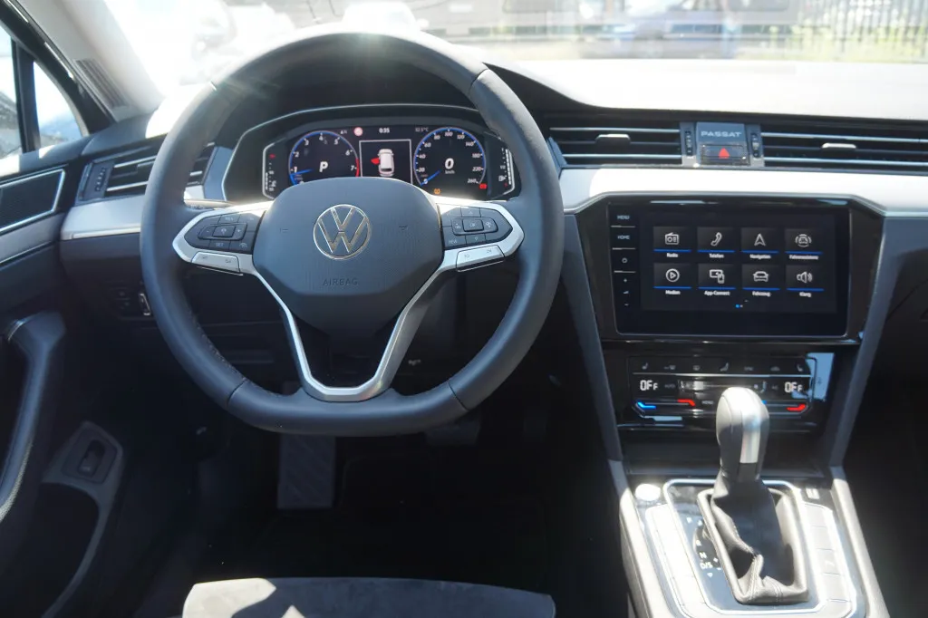 Volkswagen Passat VARIANT 1.5 TSI DSG ELEGANCE FACELIFT*NAVI PRO Image 8