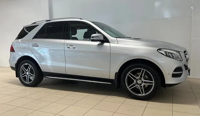 Mercedes-Benz GLE 350 350 d 4Matic / Webasto / LED-Valot / Vetokoukku Image 7