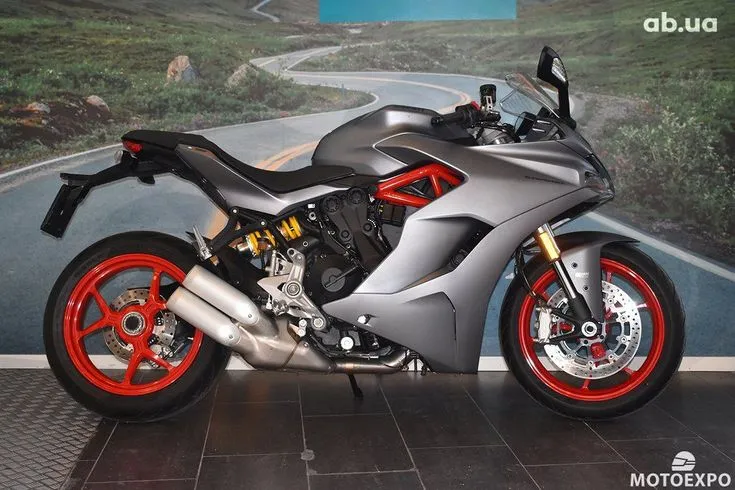 Ducati SuperSport Image 3